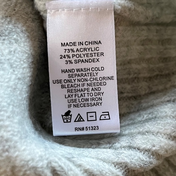 Women's CeCe Super Soft Sweater Size S - Picture 4 of 6